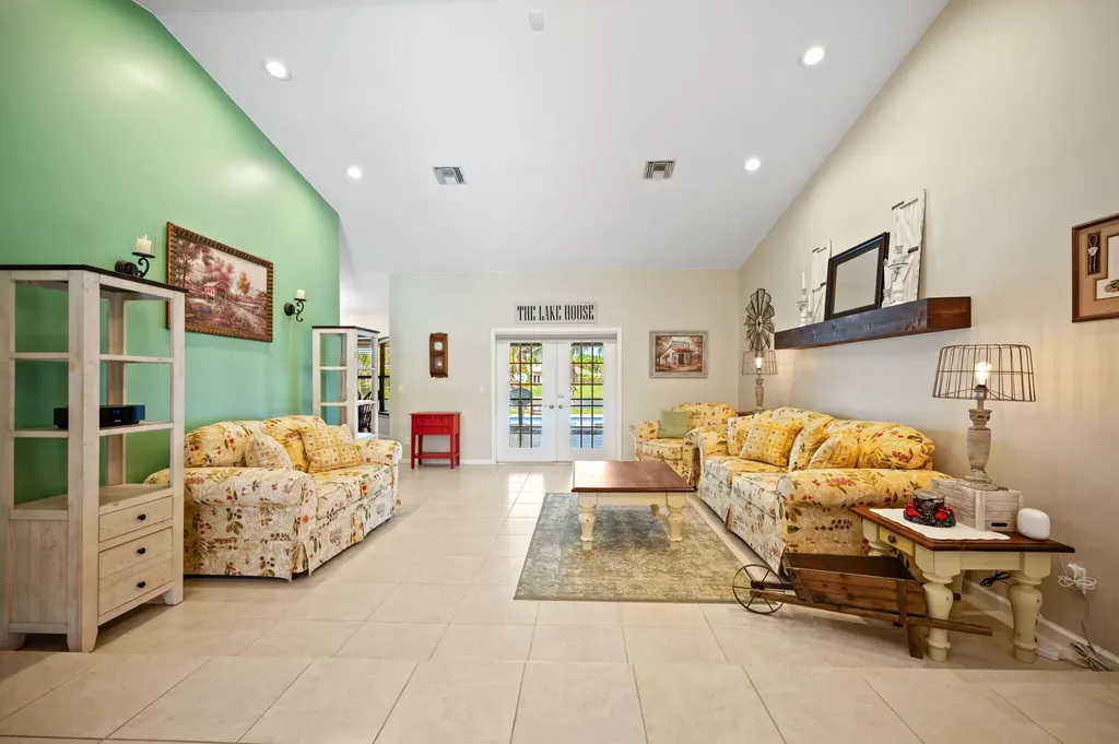 5531 Hawkes Bluff Avenue Davie FL 33331