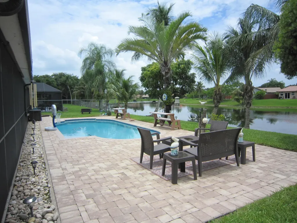 5531 Hawkes Bluff Avenue Davie FL 33331