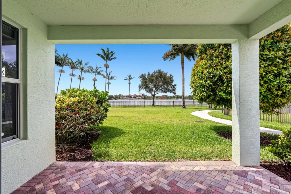 1570 NW 48th Place Boca Raton FL 33431