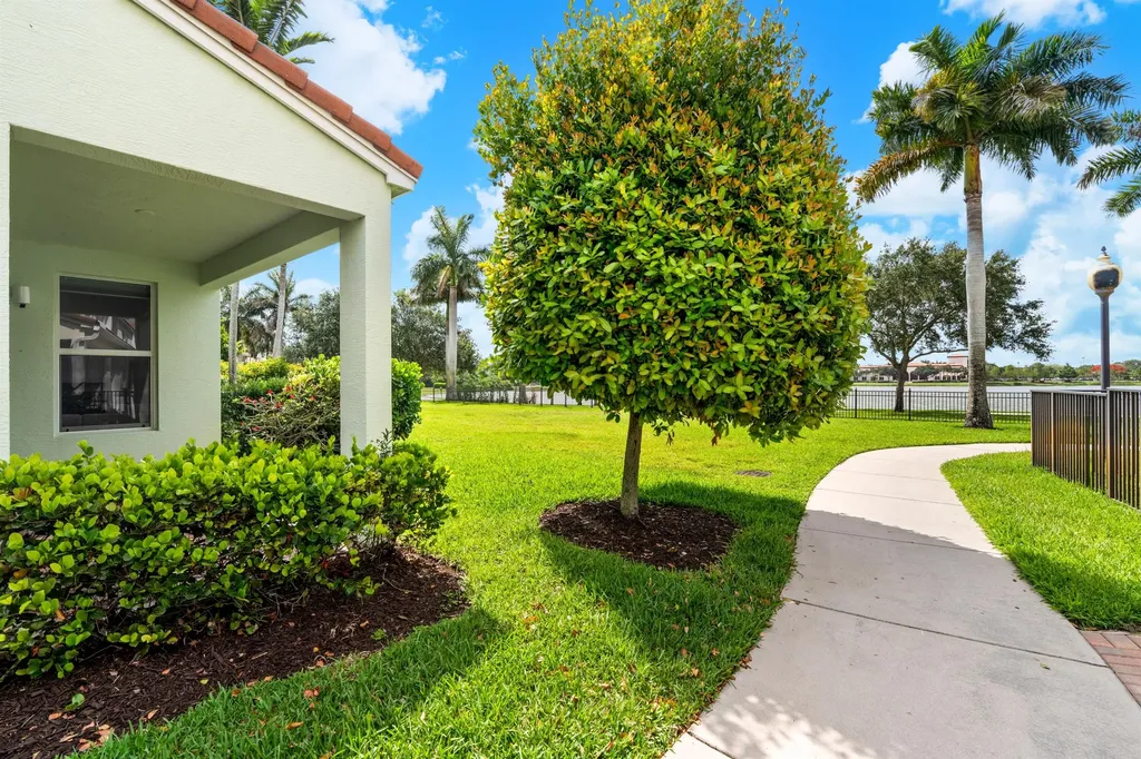 1570 NW 48th Place Boca Raton FL 33431