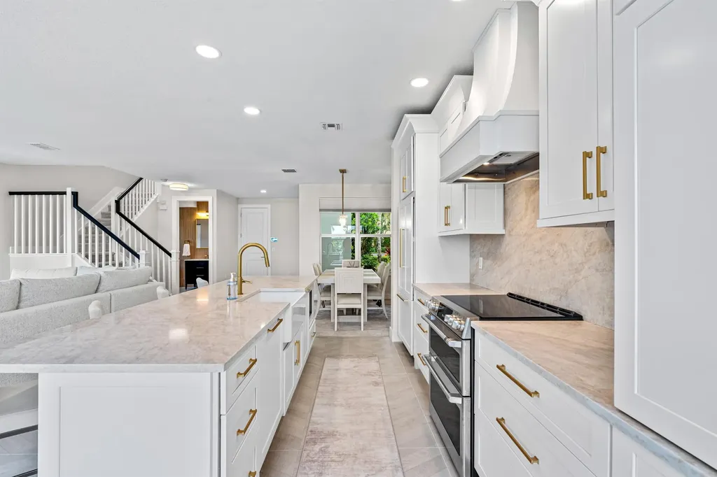 1570 NW 48th Place Boca Raton FL 33431