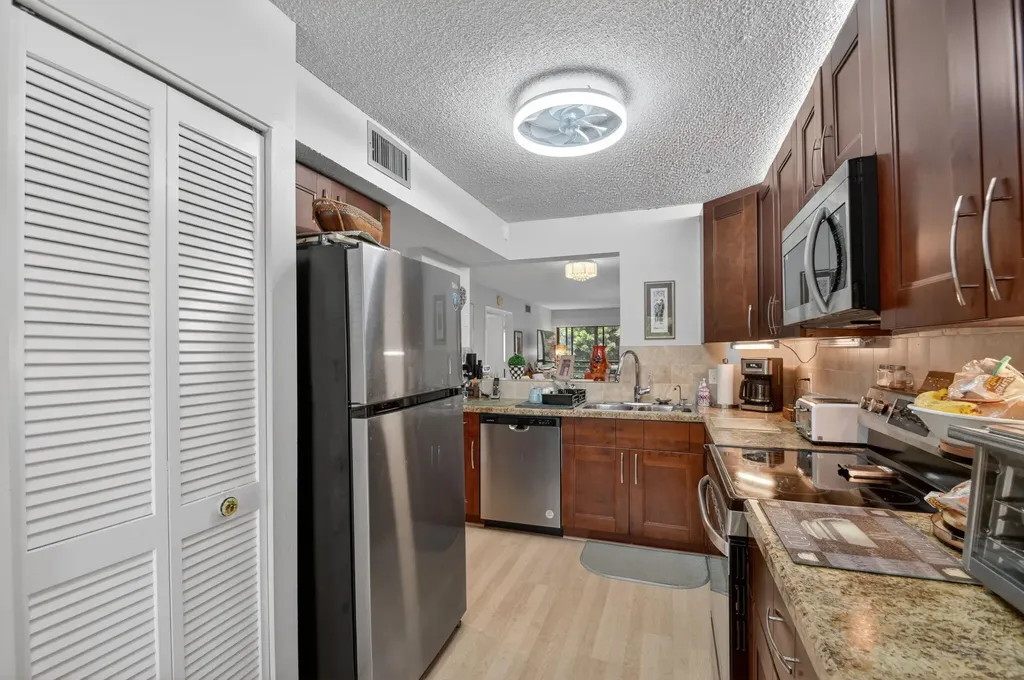 10173 Mangrove Drive Boynton Beach FL 33437