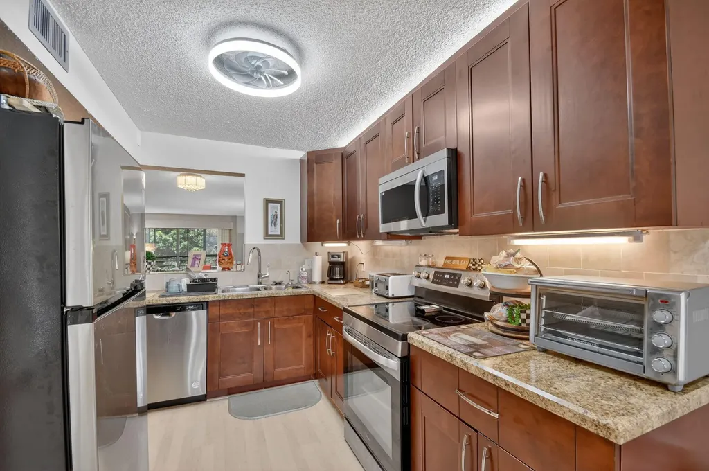 10173 Mangrove Drive Boynton Beach FL 33437