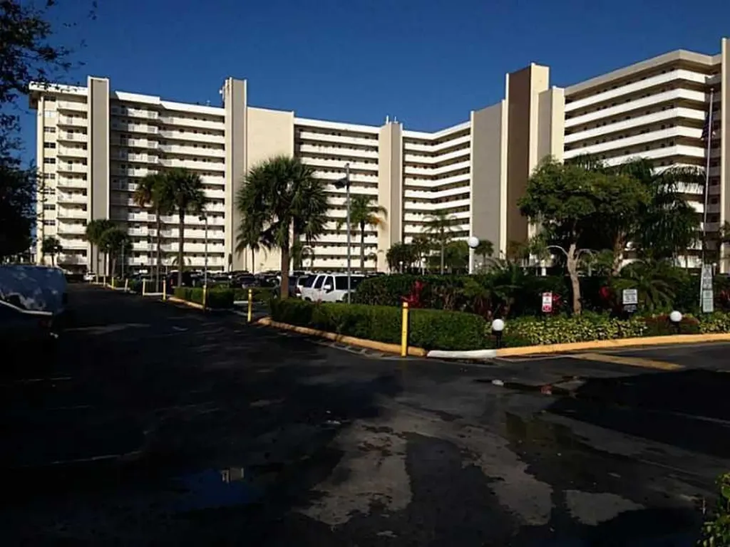 801 S Federal Highway Pompano Beach FL 33062