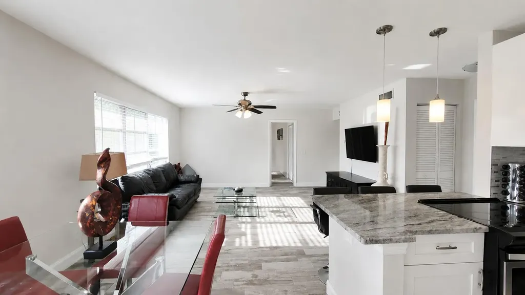 115 SW 1st Avenue Boynton Beach FL 33435