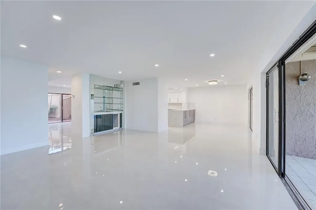 103 St Andrews Road Hollywood FL 33021