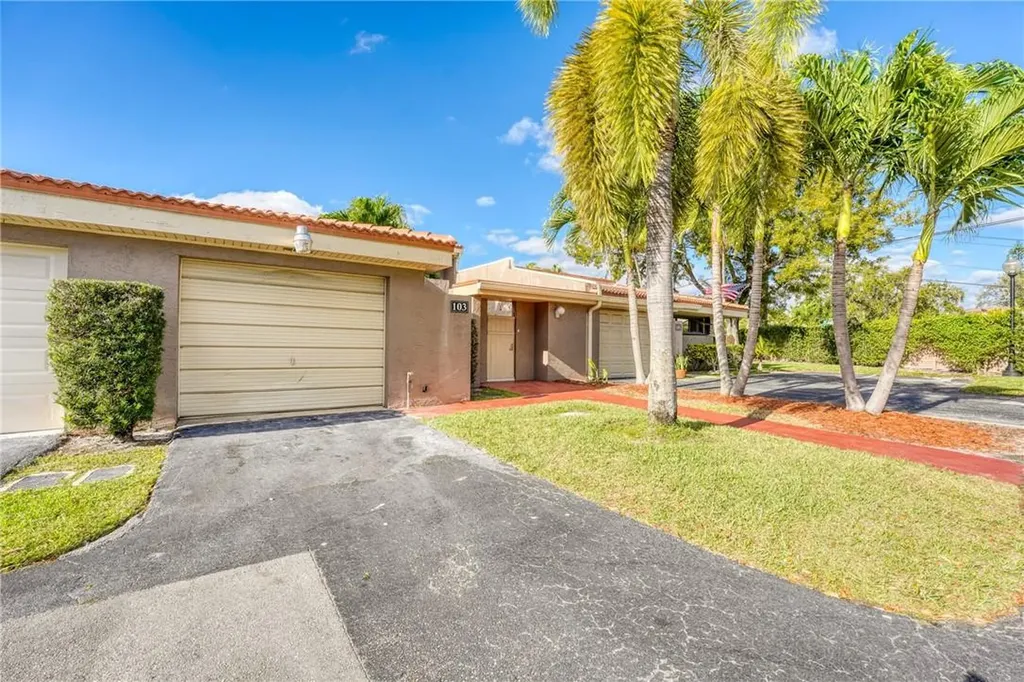 103 St Andrews Road Hollywood FL 33021