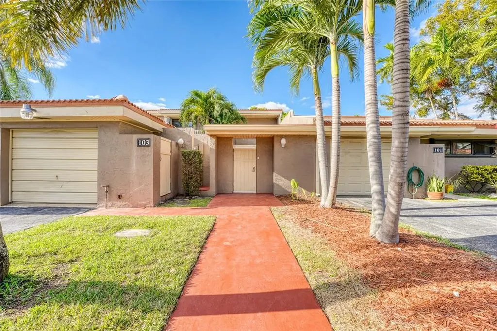 103 St Andrews Road Hollywood FL 33021