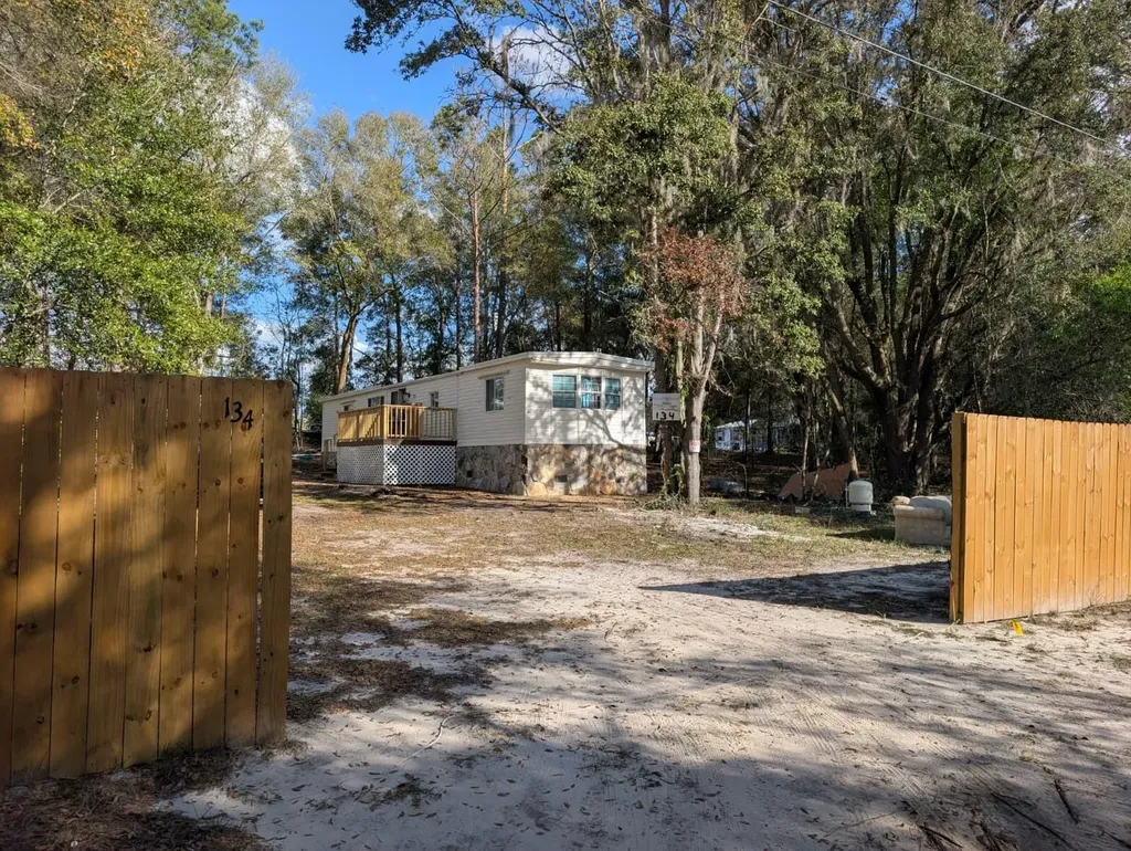 134 John Street Hawthorne FL 32640