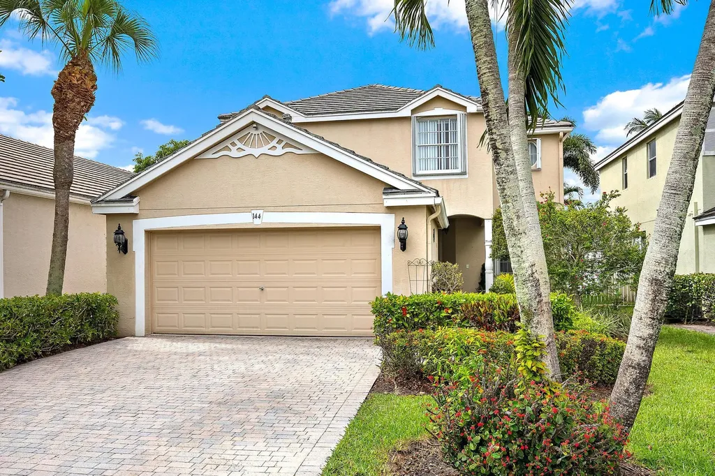 144 Berenger Walk Royal Palm Beach FL 33414