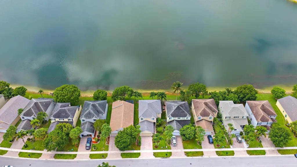 144 Berenger Walk Royal Palm Beach FL 33414