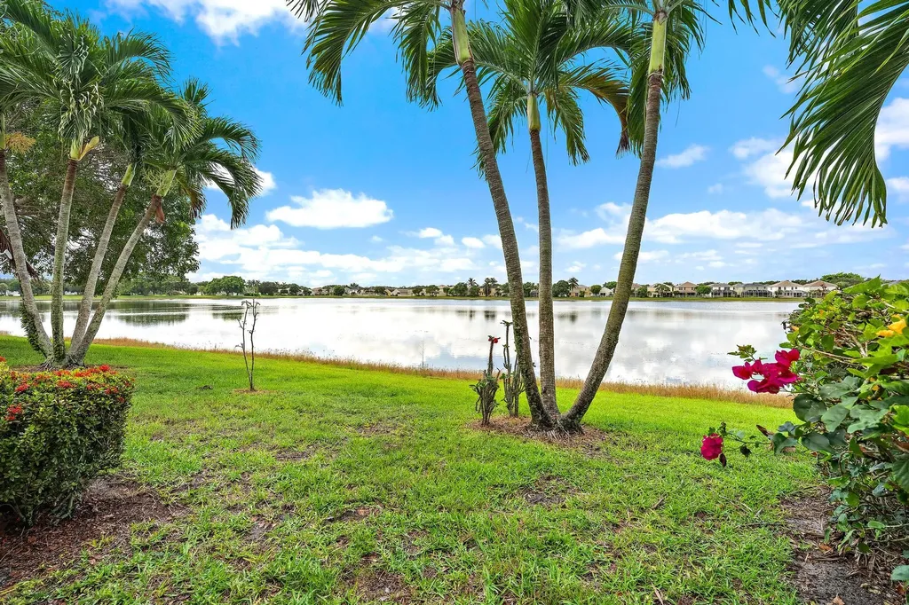 144 Berenger Walk Royal Palm Beach FL 33414