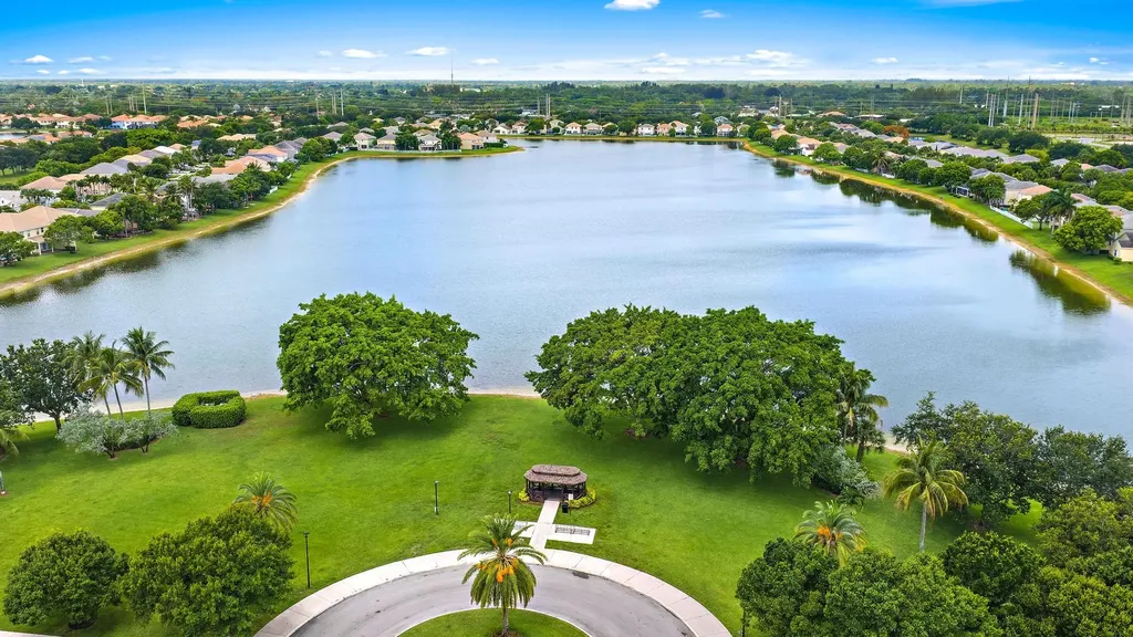 144 Berenger Walk Royal Palm Beach FL 33414