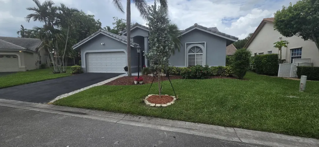 4821 NW 103rd Way Coral Springs FL 33076
