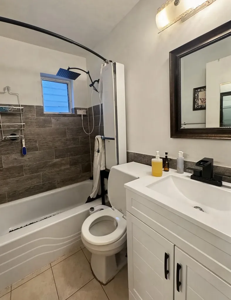 5726 Douglas Street Hollywood FL 33021