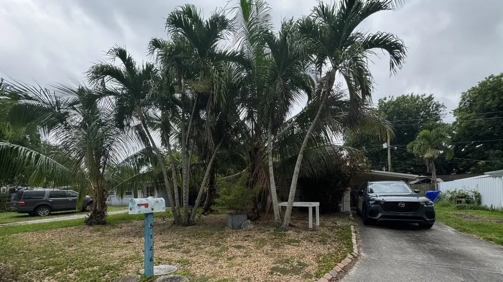 5726 Douglas Street Hollywood FL 33021