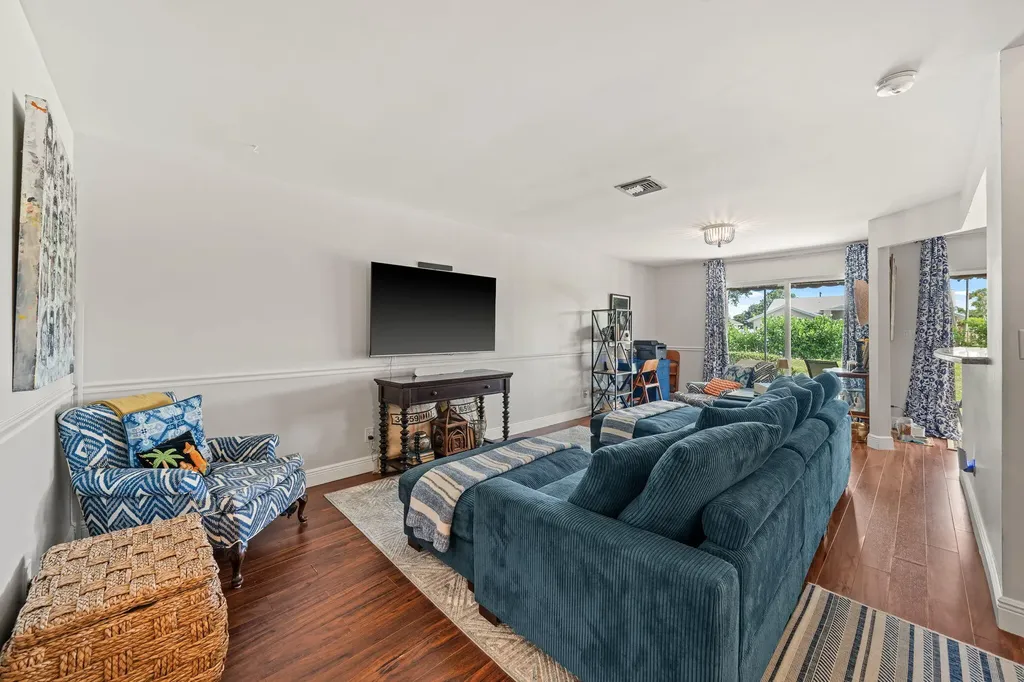 5250 Sapphire Valley Boca Raton FL 33486