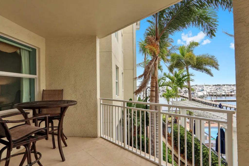 975 NW Flagler Avenue Stuart FL 34994