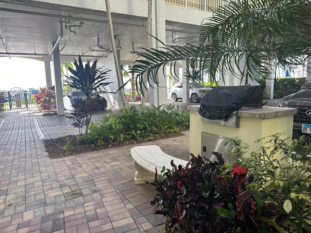 975 NW Flagler Avenue Stuart FL 34994