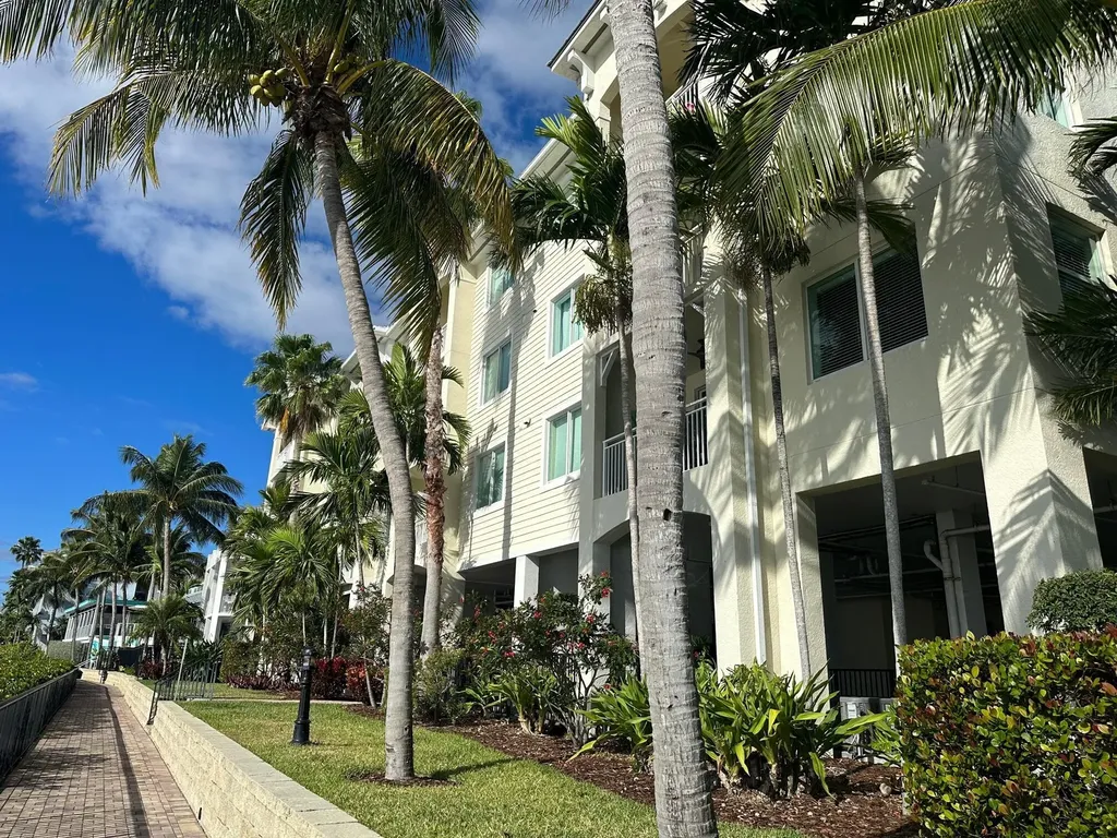 975 NW Flagler Avenue Stuart FL 34994