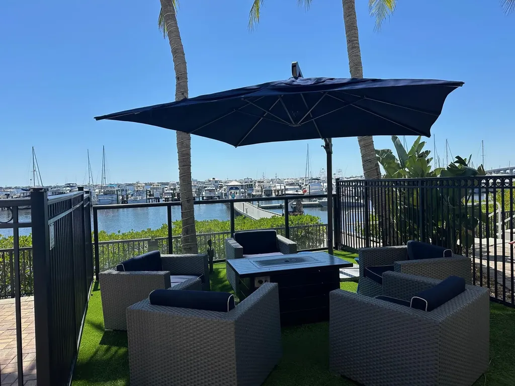 975 NW Flagler Avenue Stuart FL 34994