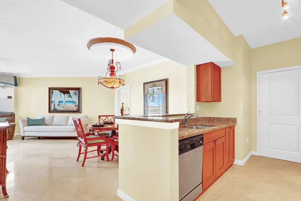 975 NW Flagler Avenue Stuart FL 34994