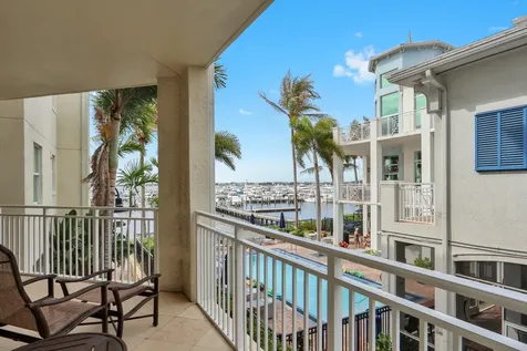 975 NW Flagler Avenue Stuart FL 34994