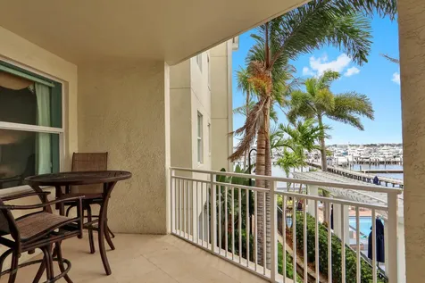 975 NW Flagler Avenue Stuart FL 34994