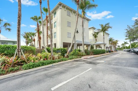 975 NW Flagler Avenue Stuart FL 34994