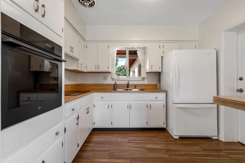 1777 NE 46th Street Oakland Park FL 33334