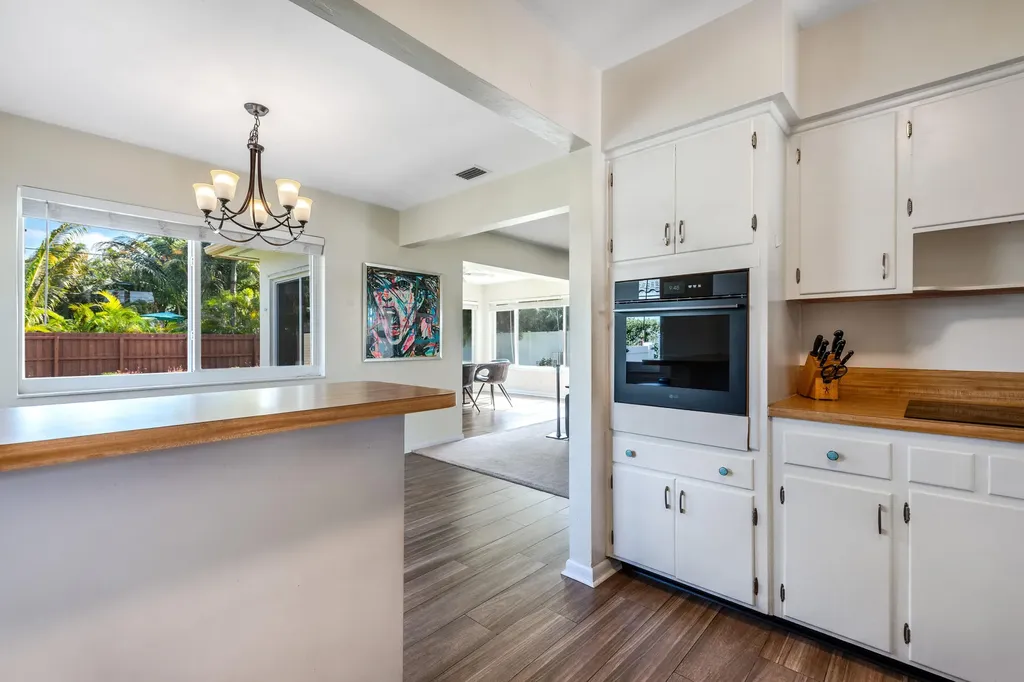 1777 NE 46th Street Oakland Park FL 33334