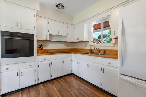 1777 NE 46th Street Oakland Park FL 33334