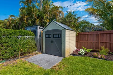 1777 NE 46th Street Oakland Park FL 33334