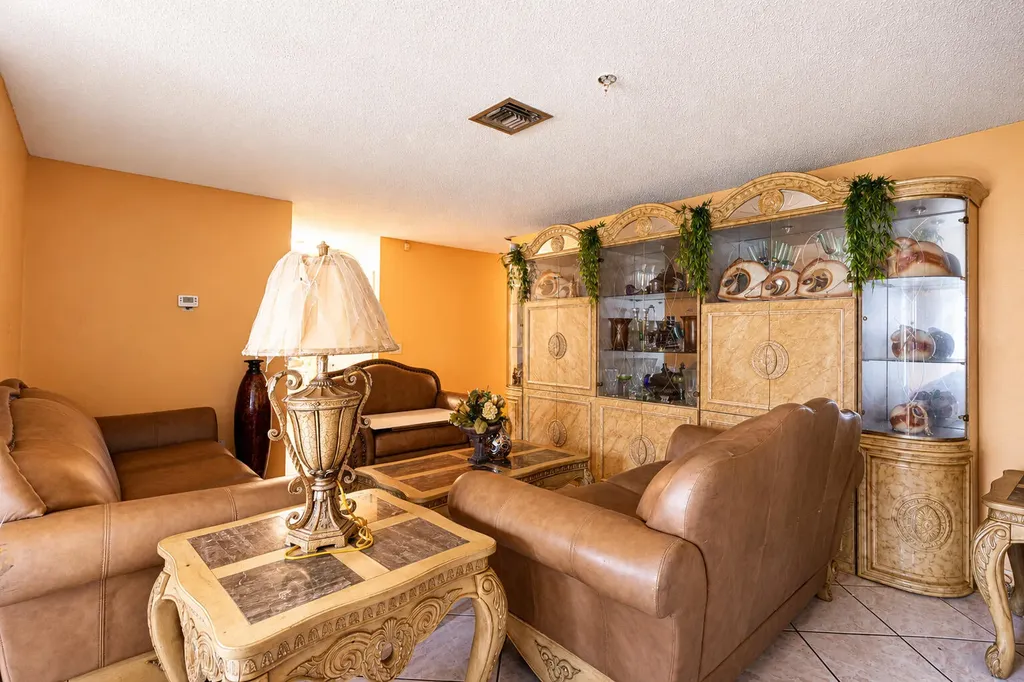 10304 Pippin Lane Royal Palm Beach FL 33411