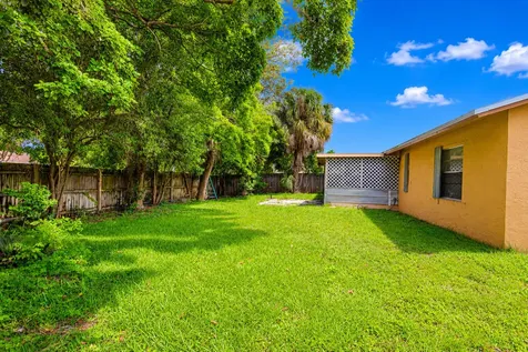 10304 Pippin Lane Royal Palm Beach FL 33411