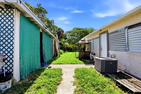 823 Doctor Martin Luther King Junior Boulevard Pompano Beach FL 33060