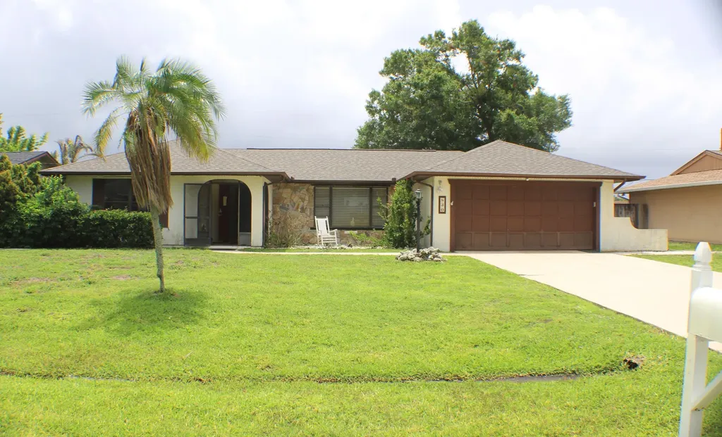 830 SE Evergreen Terrace Port St Lucie FL 34983