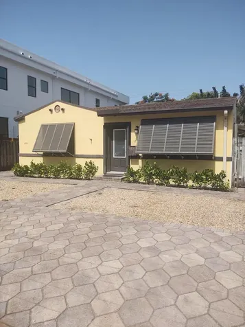 1324 NE 16th Terrace Fort Lauderdale FL 33334