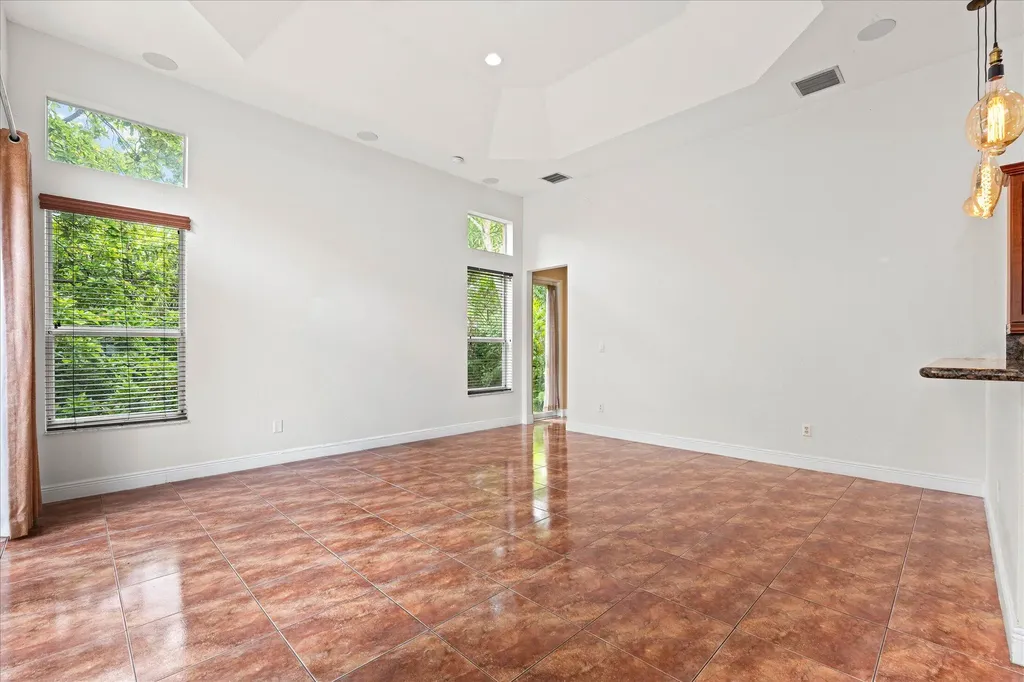 7140 Pinecreek Way Coconut Creek FL 33073