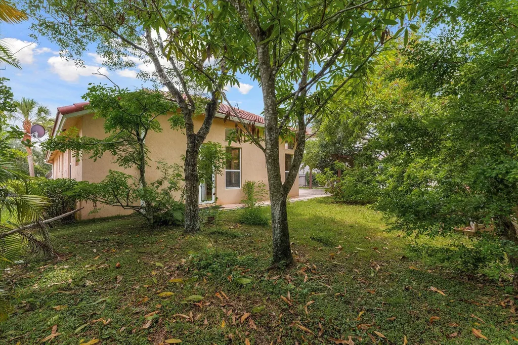 7140 Pinecreek Way Coconut Creek FL 33073