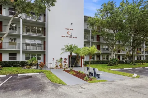 1401 SW 134th Way Pembroke Pines FL 33027