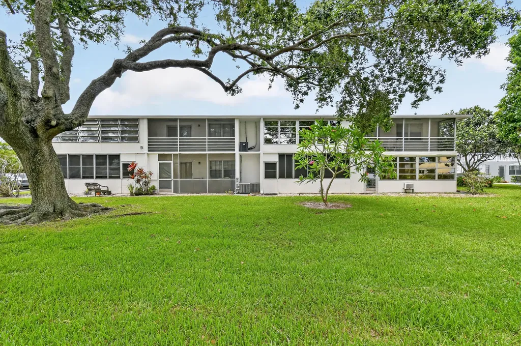 238 Sussex L West Palm Beach FL 33417