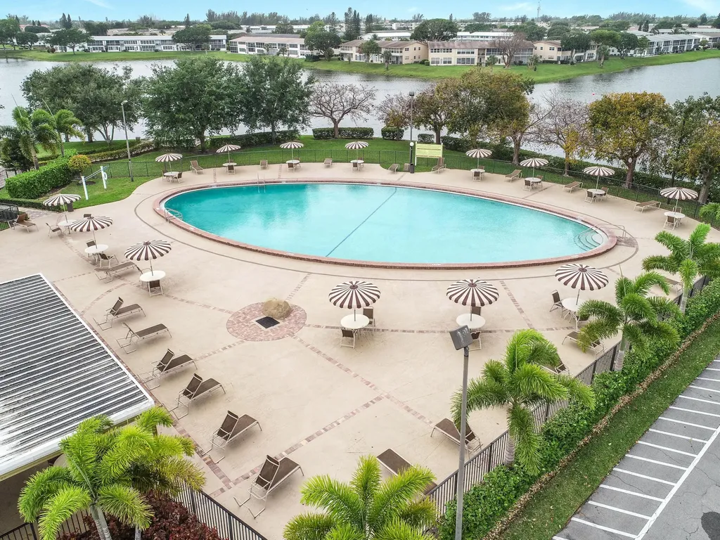 238 Sussex L West Palm Beach FL 33417