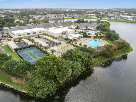238 Sussex L West Palm Beach FL 33417