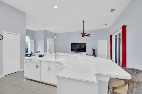 240 SW Champagne Court Court SW Vero Beach FL 32968