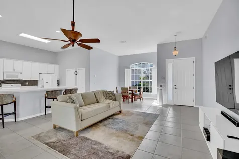 240 SW Champagne Court Court SW Vero Beach FL 32968