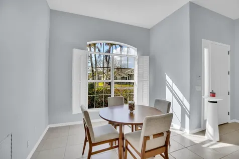 240 SW Champagne Court Court SW Vero Beach FL 32968