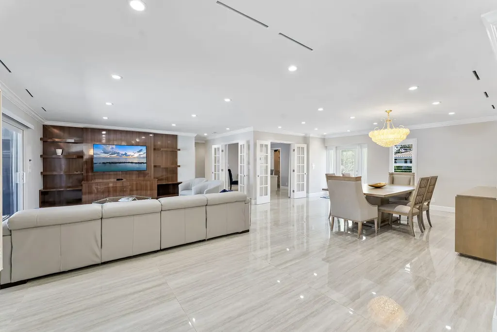831 Dover Street Boca Raton FL 33487