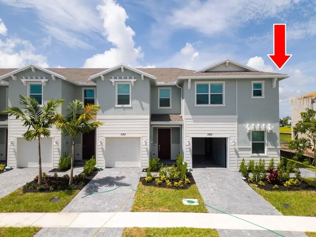 380 SE Crossoak Lane Port St Lucie FL 34984