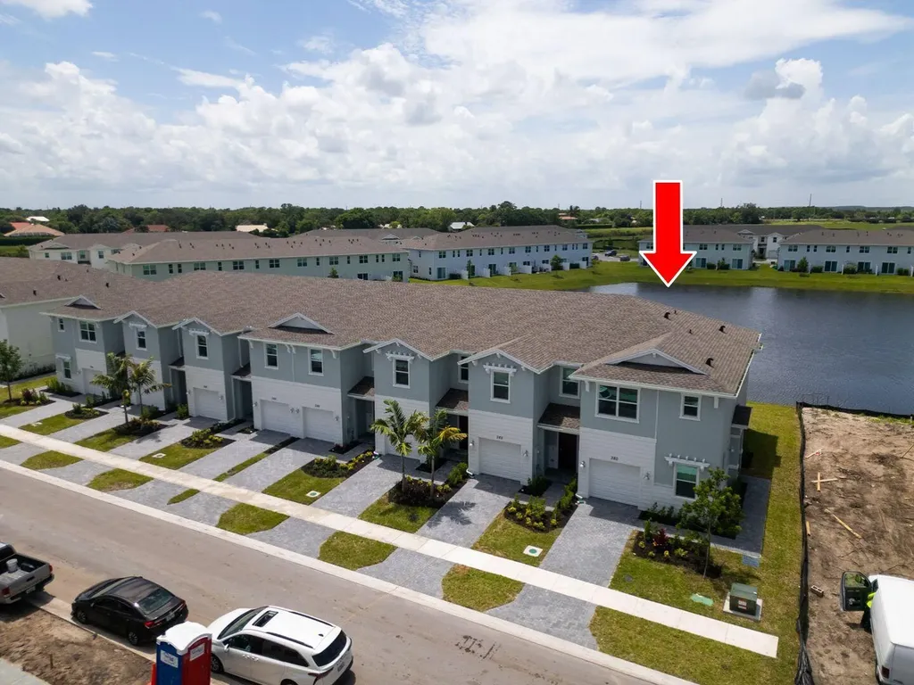 380 SE Crossoak Lane Port St Lucie FL 34984
